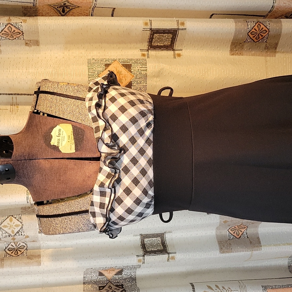 Retro Gingham Ruffle Dress - Picture 9 of 12